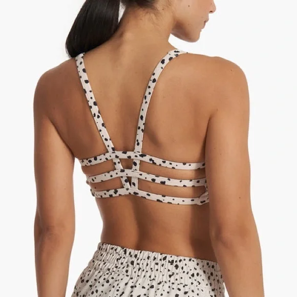 Vuori Black and White Sports Bra-LIKE NEW. Only wore a few times. - Picture 2 of 2